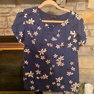 41 Hawthron blouse. Size large.